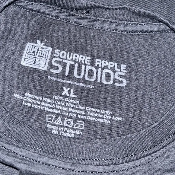5/$30 🎈 Square Apple studios XL‎ anime eyes cropped top - Image 6