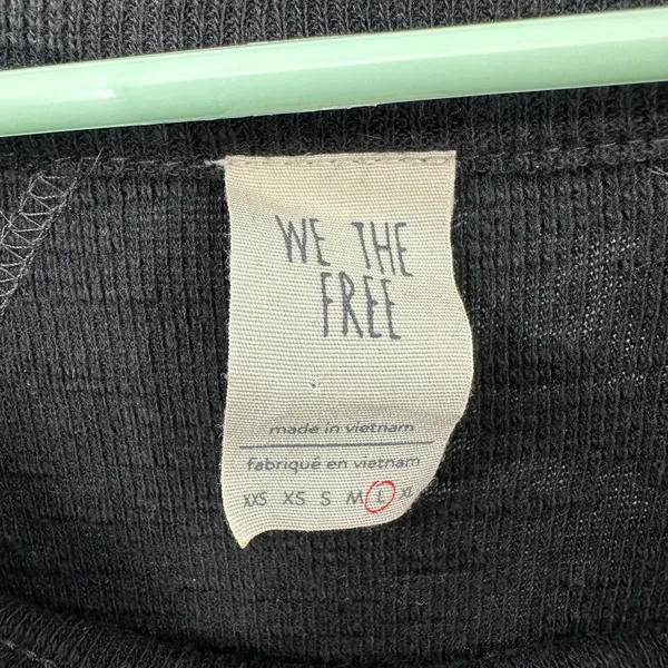 We The Free Size Large Sweater Dark Gray Button Accent‎ Long Sleeve Scoop Neck - Image 5
