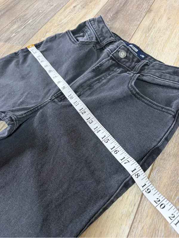 Hollister Ultra High-Rise 90s Straight Jeans In Washed Black - Image 15