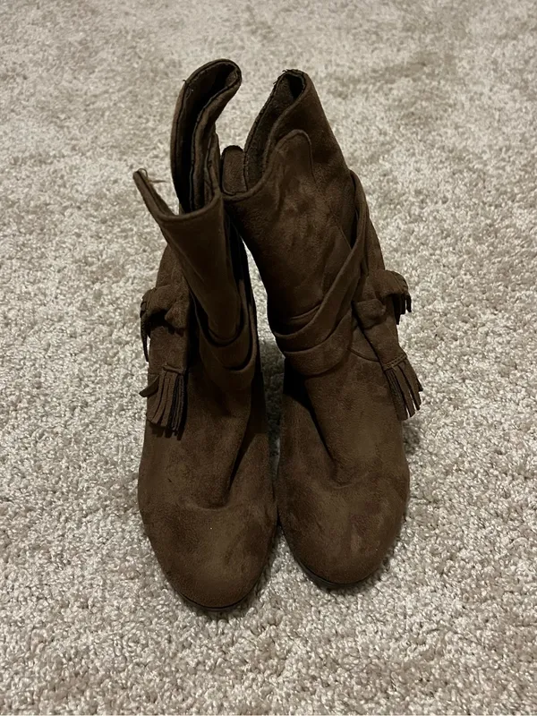 Women’s Brown Suede Tassel Ankle Boots - Image 3