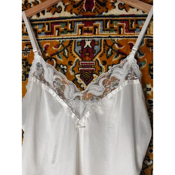 70s Vintage USA Union Made White Camisole sz Medium Bali - Image 2