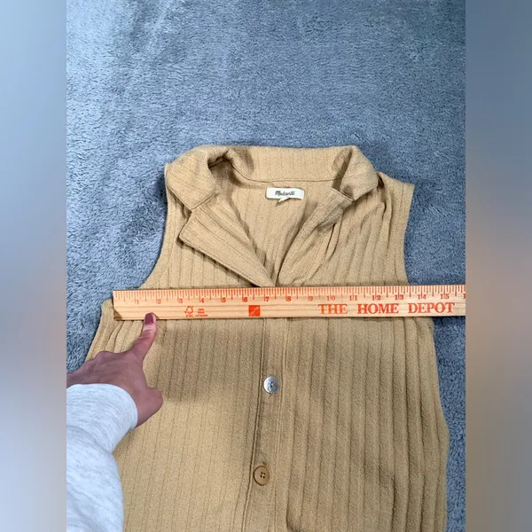 Madewell Sleeveless Ribbed Button-Up Knit Top in Beige small - Image 5