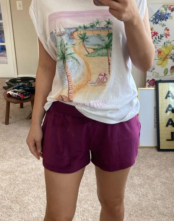 shorts. L - Image 2