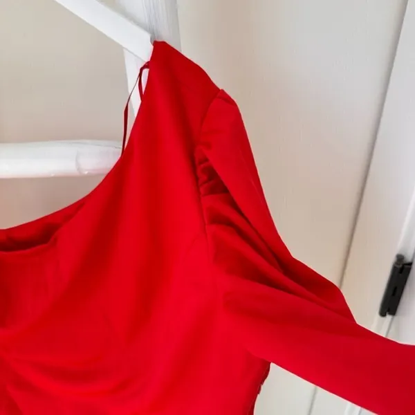 Sugarlips Such a Betty One Shoulder Red Top SZ M - Image 7