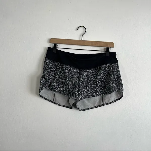Lululemon Speed Short 4-way Stretch 2 1/2" Daisy Dust Alpine White Black 8 - Image 6