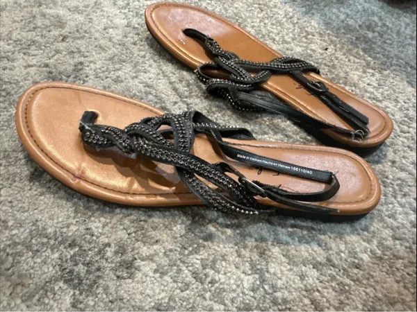 American Eagle Outfitters Black Braided Thong Sandals with Tan Footbed - Image 2