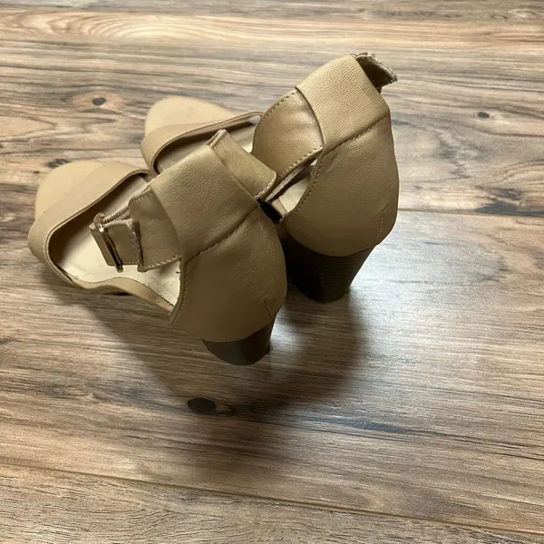 Old navy‎ heel sandals 7 - Image 2