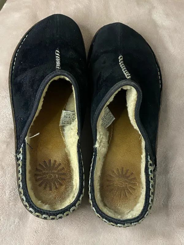 UGG Kohala Women's 5177 Black Suede Shearling-Lined Size 9 Shoes - Image 4