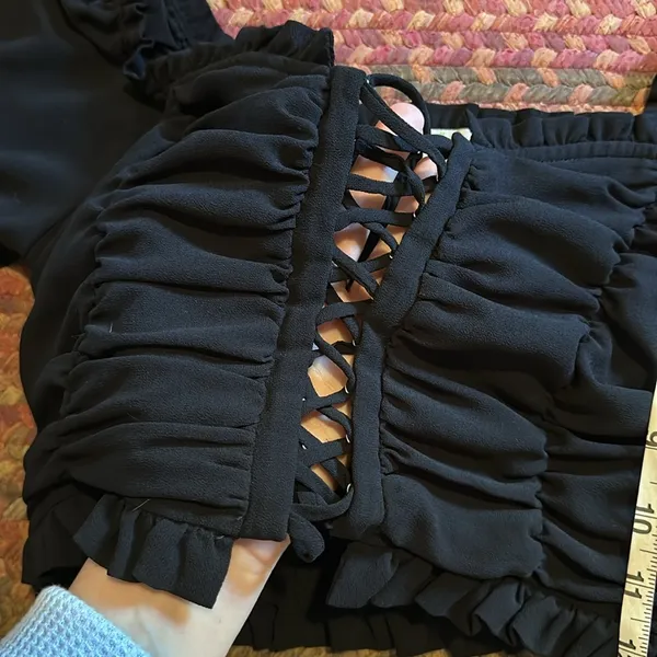 Papaya Sexy Black Ruched Lace Up Cap Sleeve Crop Top - Image 3
