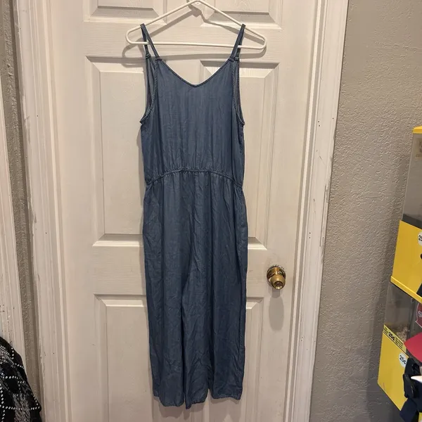 A New Day Sz Medium Blue Chambray‎ Denim Romper Jumpsuit Sleeveless V-Neck - Image 5