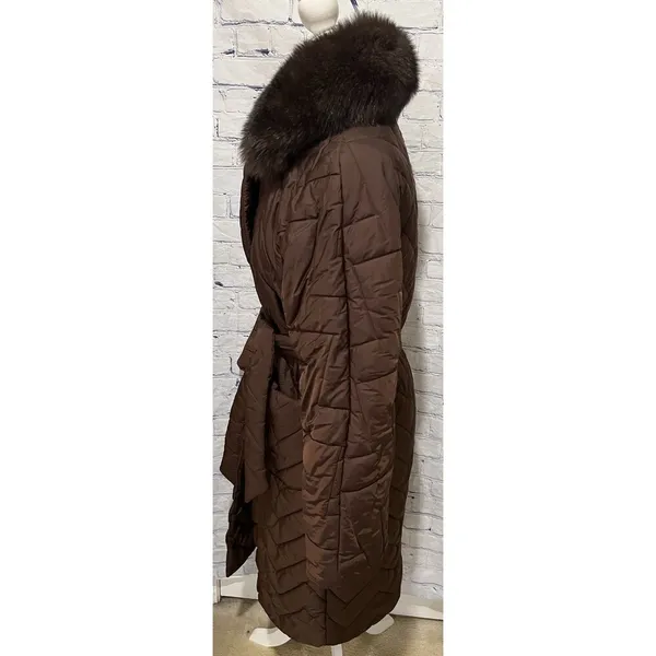 Monica Milano Brown Quilted knee-length, belted puffer coat with a fur collar 4 - Image 3