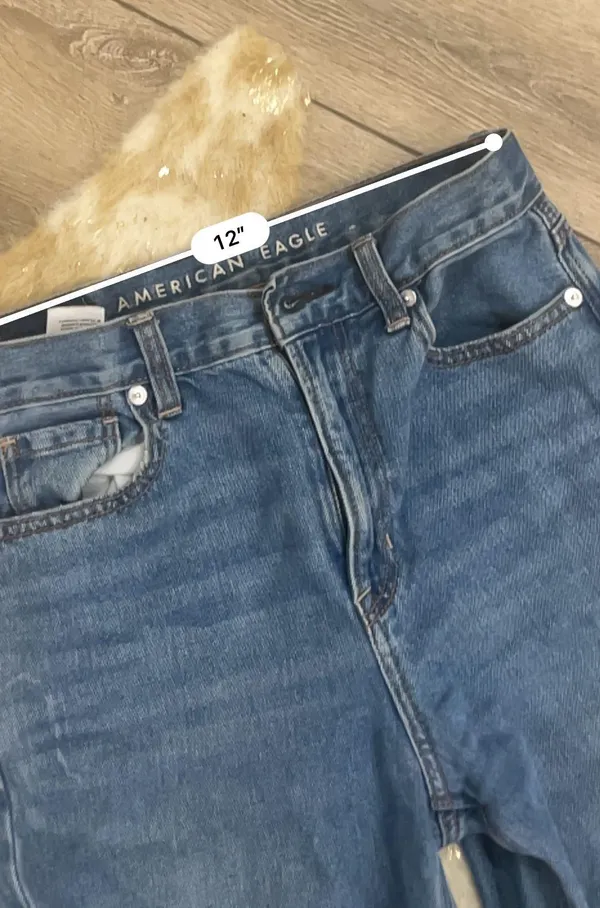 American Eagle Distressed Raw Hem Mom Jeans - Image 3