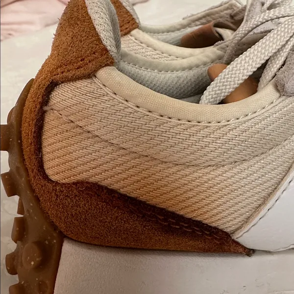 New Balance 327 sneaker in the "Sea Salt with Rust Oxide" Women's sz 6 - Image 8