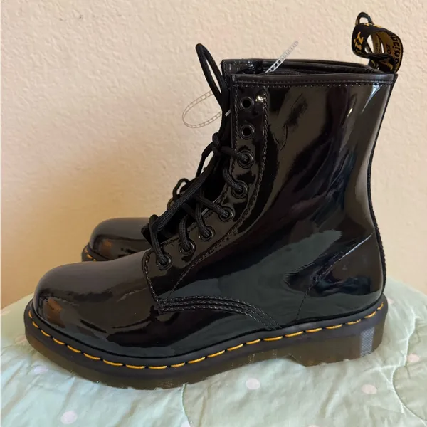 Dr. Martens Black Patent Leather Boots Womens size 9 - Image 4