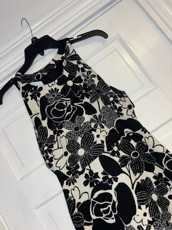 Zara Basic White Black Sleeveless Fit and Flare Dress S Floral Cut Out Back - Image 3