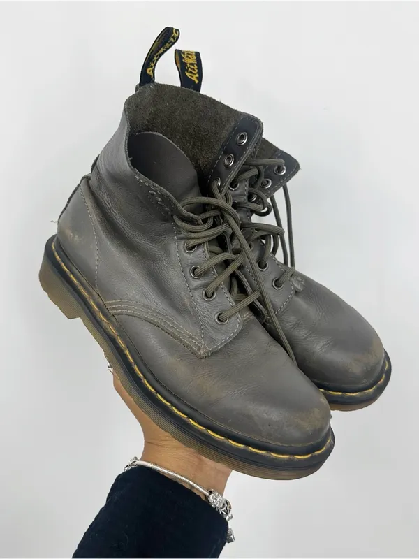 Dr Martens 1460 Gray Combat Boots Women's Size 7 Grunge - Image 9