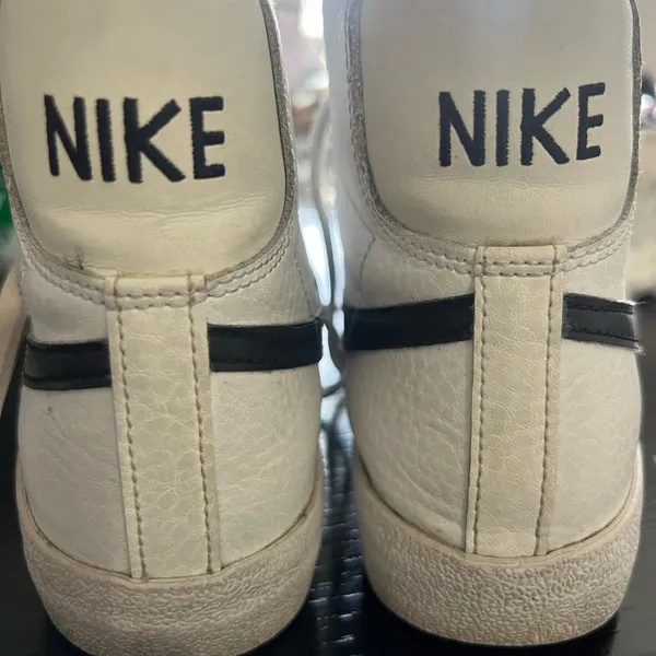 Nike womens Sneakers - Image 3