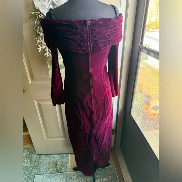 Vintage Rampage purple velvet off the shoulder maxi column dress, size 7/8 - Image 7