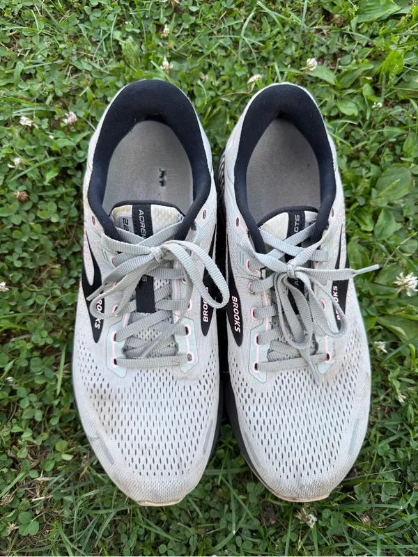 Brooks Adrenaline GTS 22 Running Shoes Gray Pink Women’s - Image 7