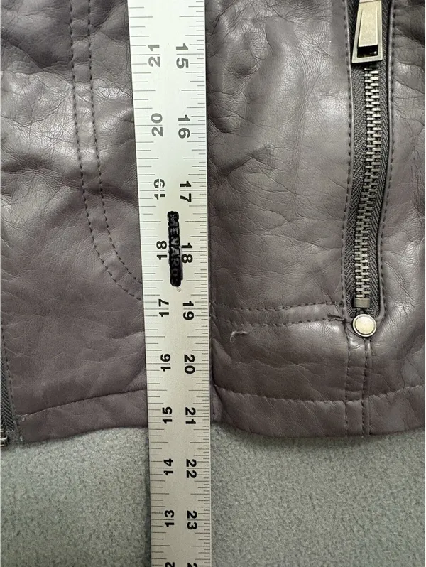 J2 Women’s M Gray Hooded Full Zip Jacket Pockets Long Sleeve Short Faux Leather - Image 4
