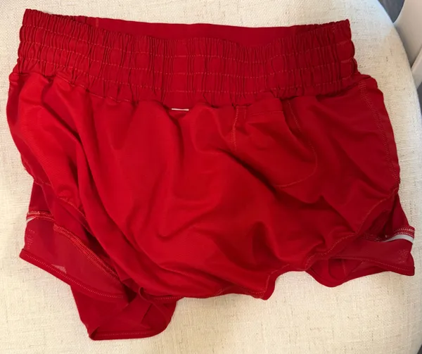 Lululemon Shorts Hotty Hot 2.5" High-Rise - Image 4