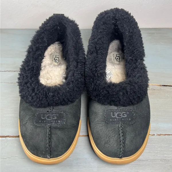 UGG Australia 1871 Black Suede Shearling Lined Slippers Womens 8 Gum Sole Shoes - Image 7