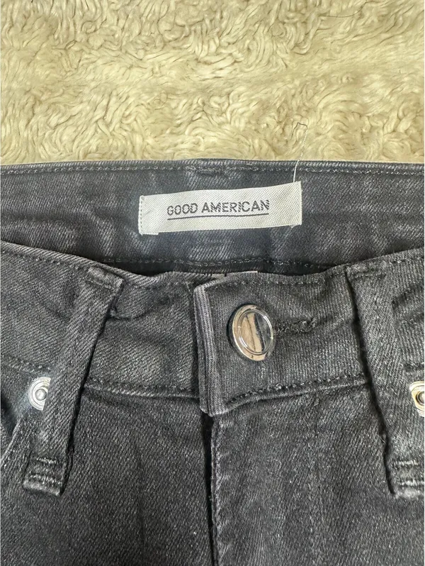 Good American Good Legs black mid-rise coated straight stretch denim jeans 0/25 - Image 3