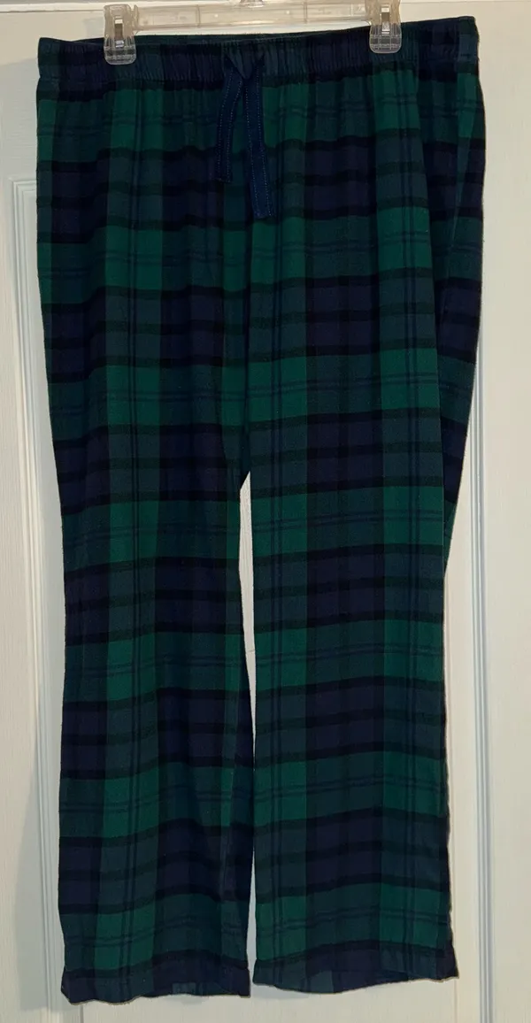 Old navy women’s green and blue pajama pants. Worn once - Image 2