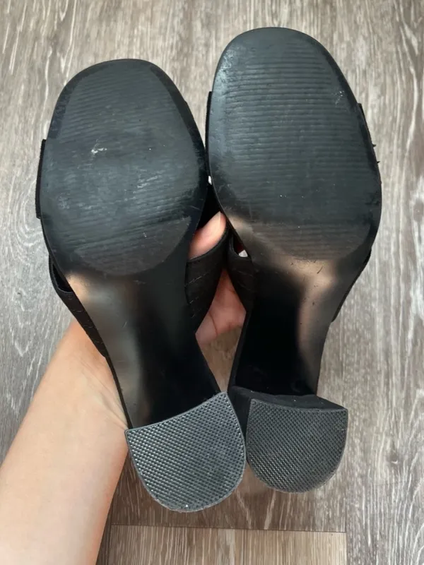 Ann Taylor Factory Black Suede Slip On Block Heel Sandals Heels Size 6 - Image 6