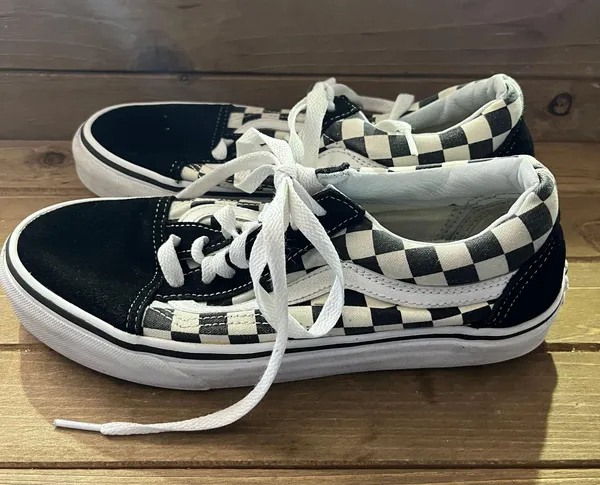 checkered low black and white women and men. Women size 7 - Image 3
