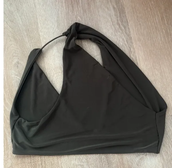 PrettyLittleThing Khaki One-Shoulder Cutout Crop Top Size 2 - Image 8