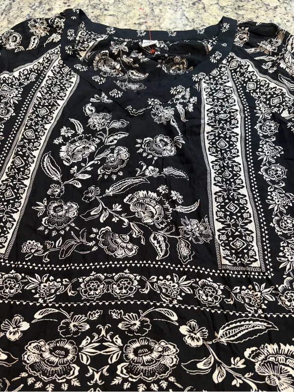 Bila Black and White Floral Border Print Blouse - Image 2