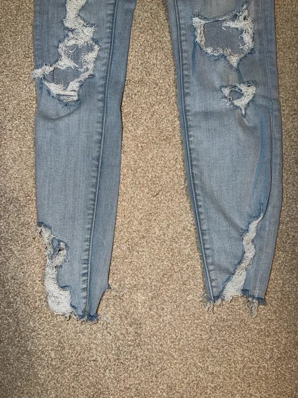 American Eagle Light Wash Distressed Cropped High Rise Jeggings - Image 5