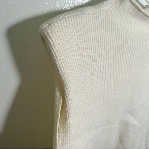 Fashion Women's Size Small Shoulder Pad Sleeveless Jumper Sweater Cream White - Image 6