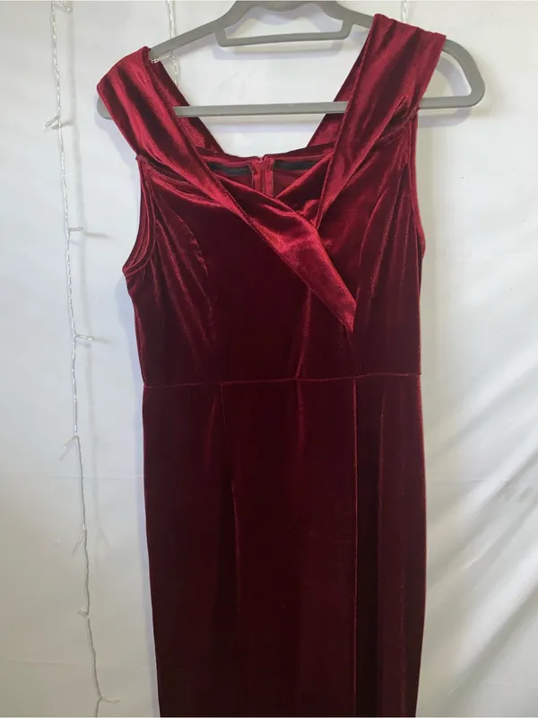 Sleeveless Velvet Midi Dress in Deep Wine - Elegant Evening Wear - Image 2
