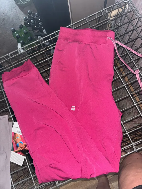 Fabletics Scrubs Set - Image 3