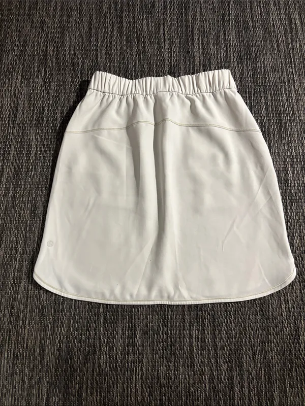 Lululemon On The Fly Skirt *Woven Silverstone - Image 2