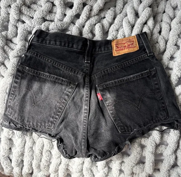 Levi’s Shorts 501 - Image 2