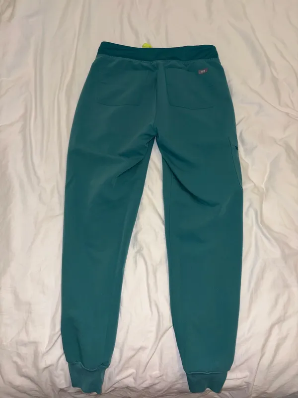FIGS Scrubs Set - Image 7