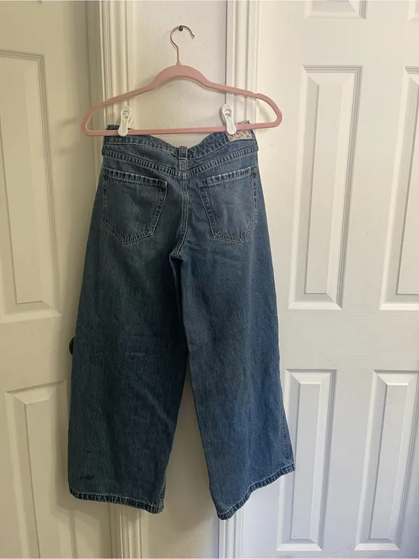 Hollister Wide-Leg Blue Denim Jeans with Star Accent - Image 6