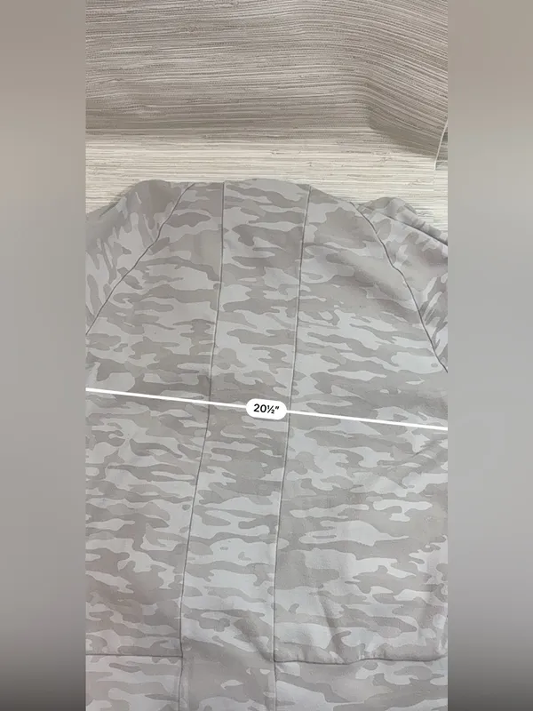 ALPHALETE MEDIUM ? ✨ adult camo hoodie with pockets gray great condition - Image 5