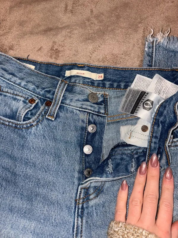 Levi’s Wedgie Straight Jeans - Image 2