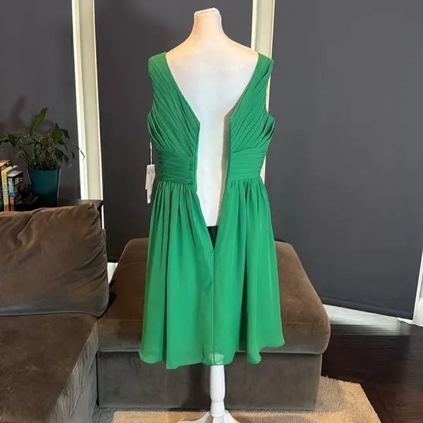 Women’s Green Chiffon V-Neck Short Formal Party Dress Zip Up Back Size L NWT - Image 7