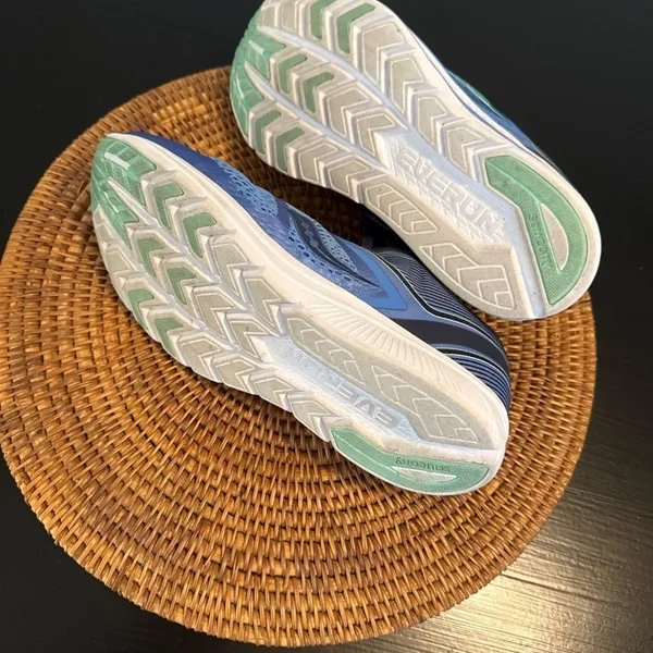 Saucony everun kinvara 9 Blue and Green Athletic‎ Sneakers - Image 6