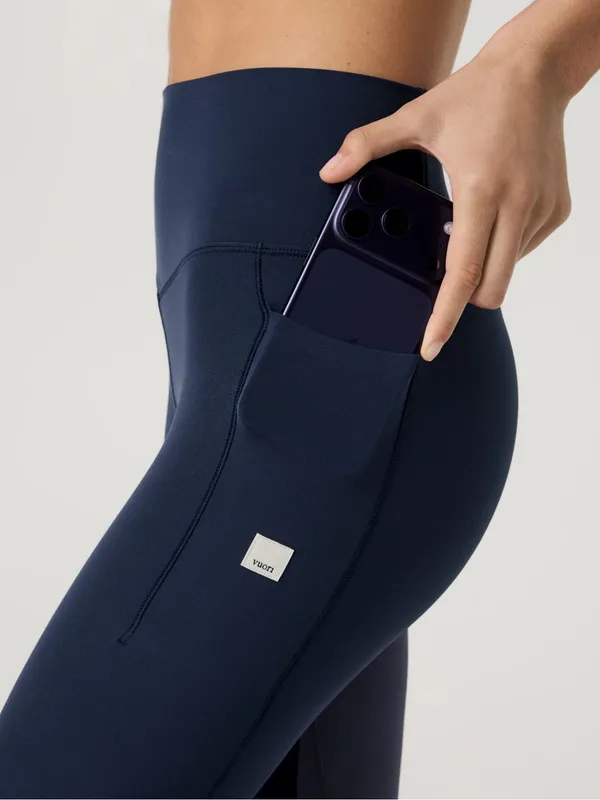 Vuori AllTheForm Pocket Leggings Size medium - Image 3
