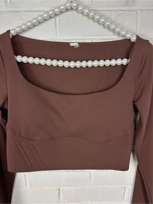 Victoria’s Secret Brown Padded Long Sleeve Cropped Workout Top - Image 3