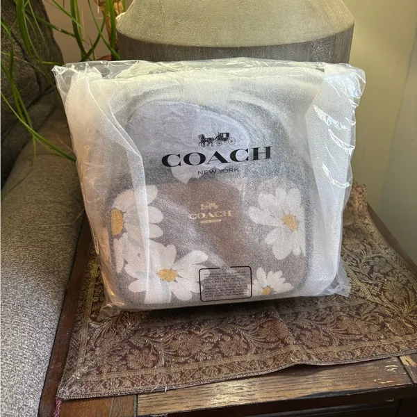 Coach Authentic Signature floral canvas/ smooth leather top zip Crossbody - Image 3