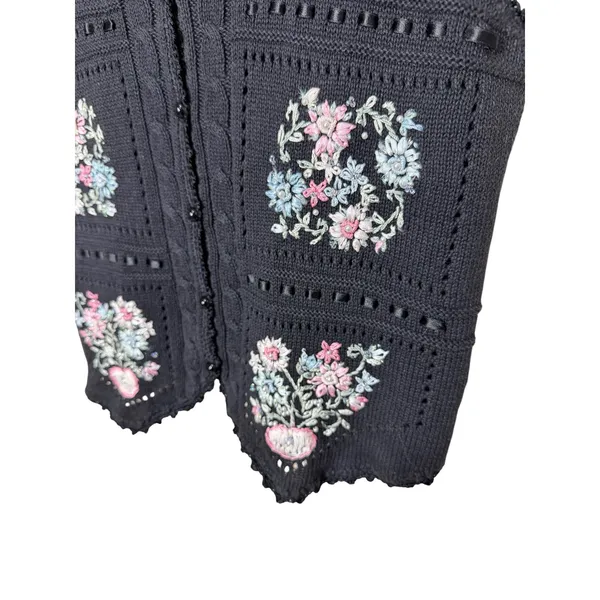 Vintage JENNY Black Embroidered Floral Button‎ Front V-Neck Knit Vest M - Image 3