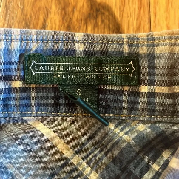 Lauren Jeans company Ralph Lauren button up top - Image 3
