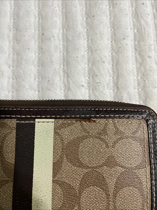Coach Zip-Around Signature Canvas Wallet in Khaki and Cream Stripe - Image 4